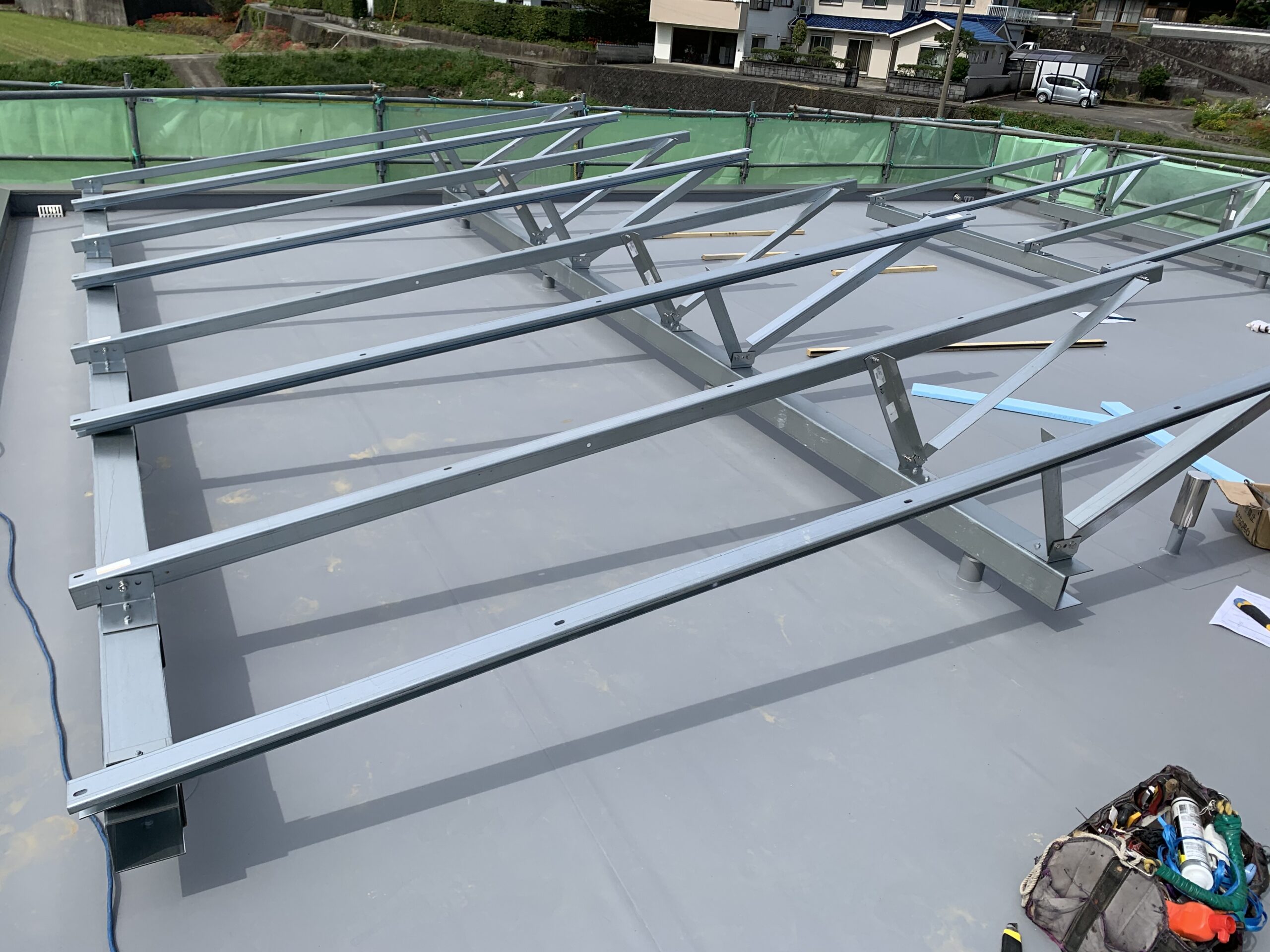 徳島の太陽光発電パネル取り付け陸屋根工法