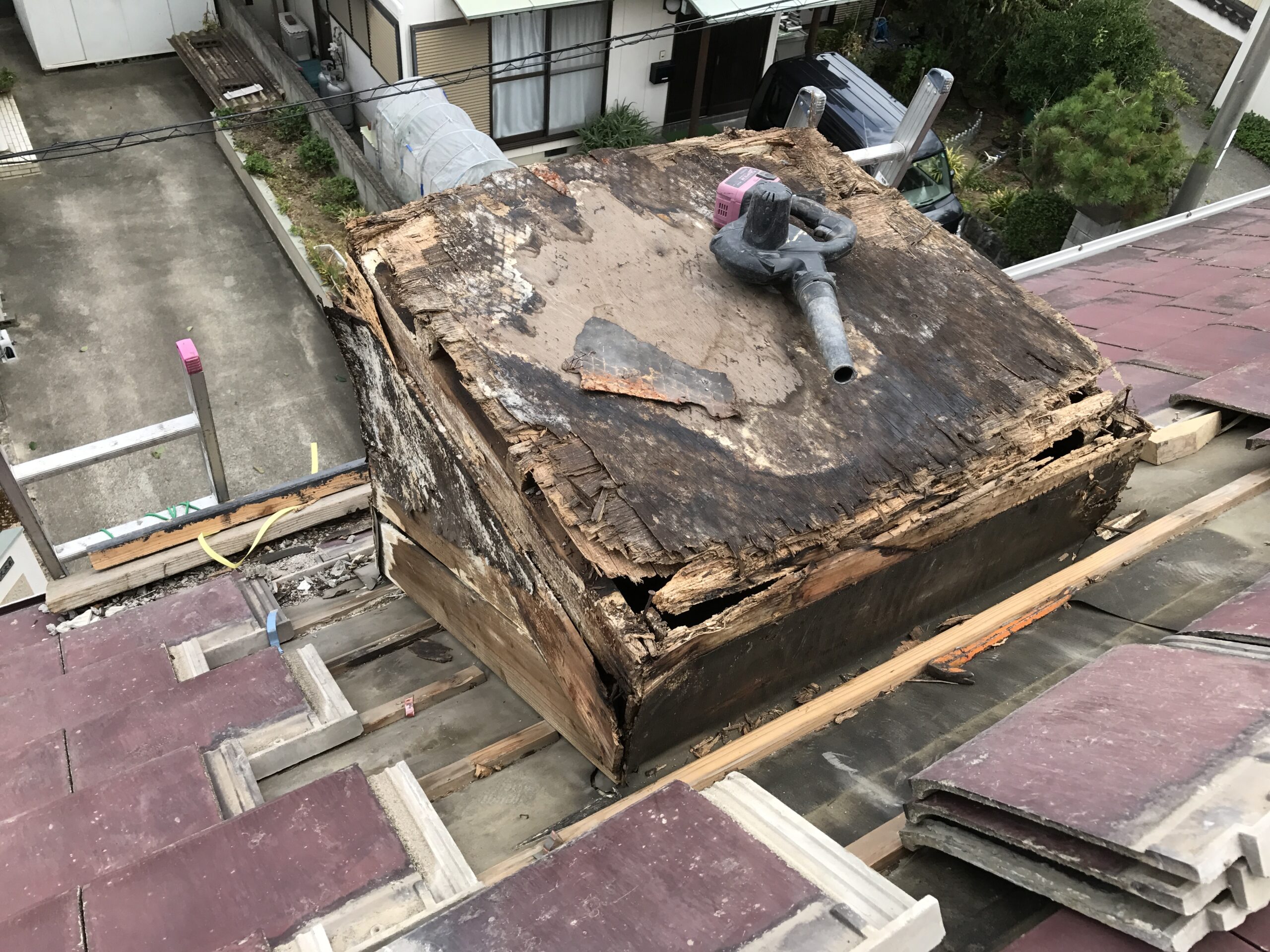 tokusima 屋根の煙突の解体・撤去