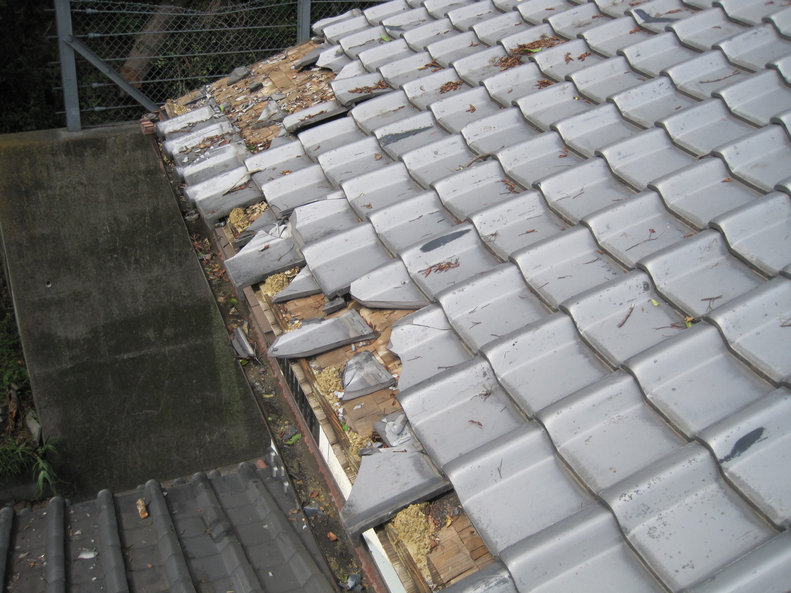徳島の台風の屋根瓦被害