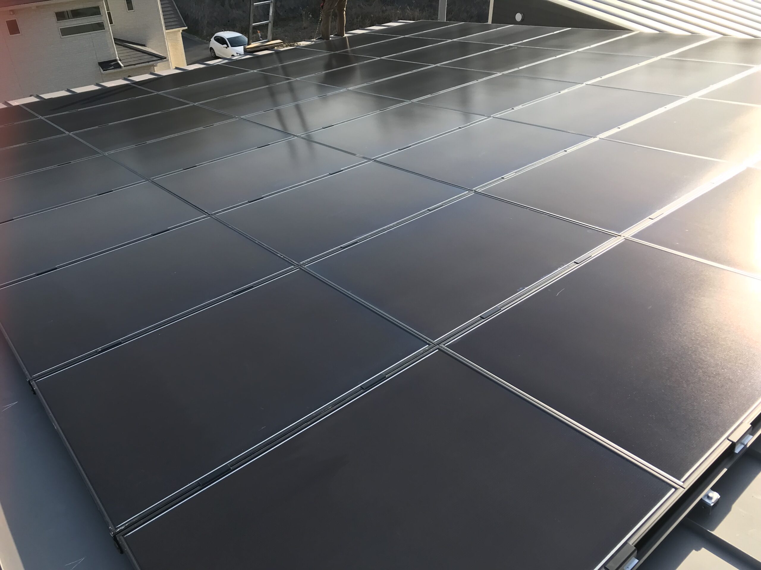 tokusima 太陽光発電ソーラーフロンティアパネル取り付け　金属屋根工法