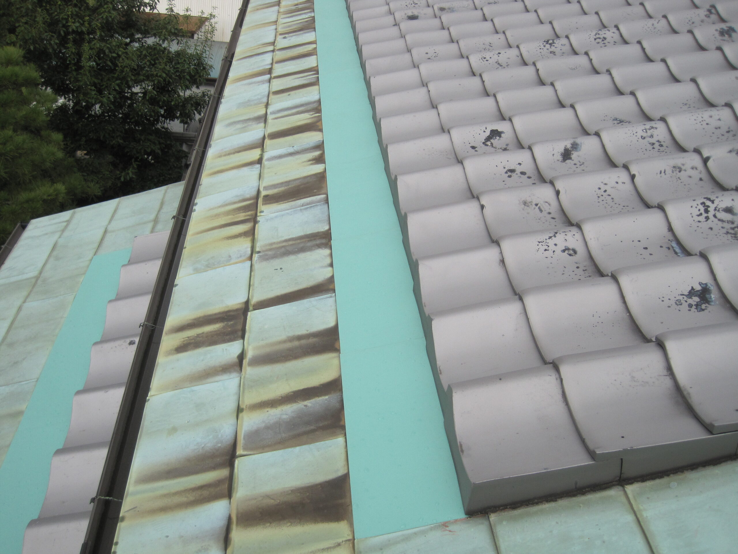 徳島　雨漏り屋根修理　銅板腐食して穴が…