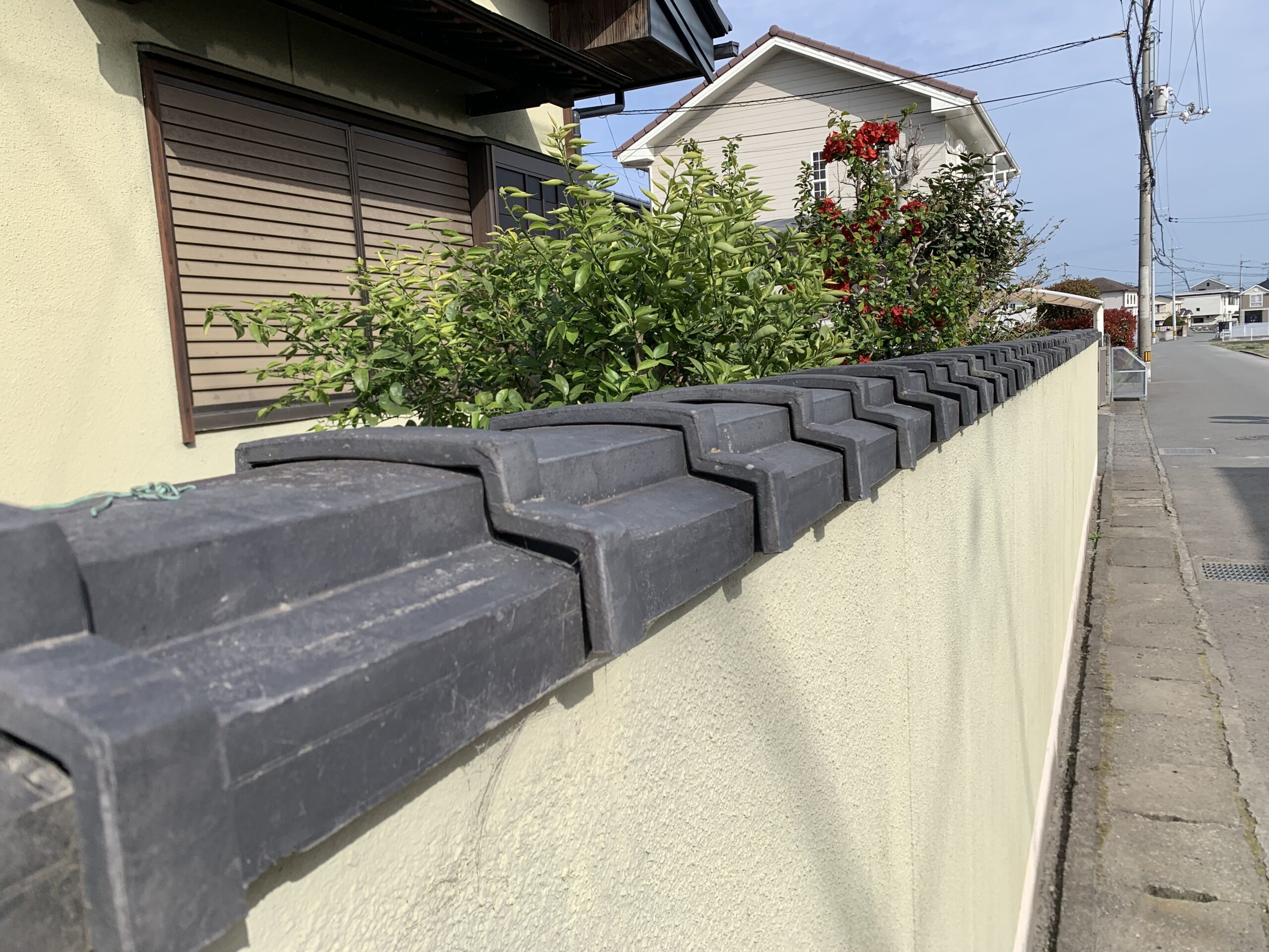 徳島の塀瓦（木曽笠木平瓦）の割れ修理